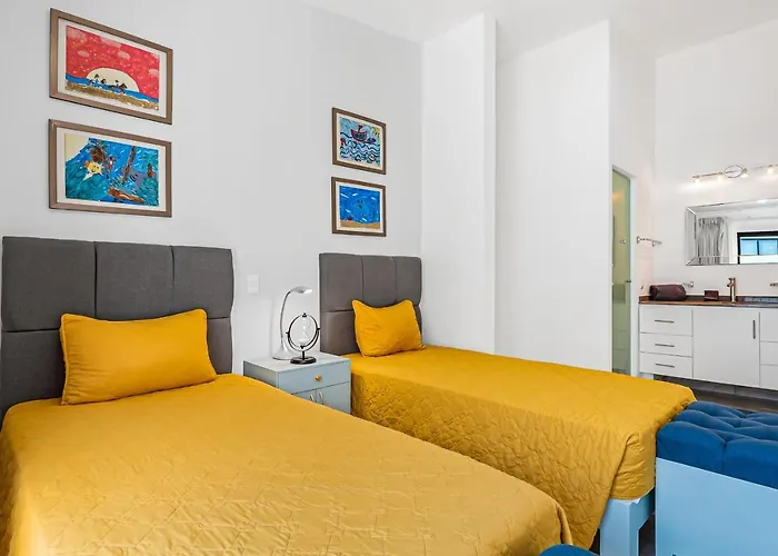 Morgan Residences 607a